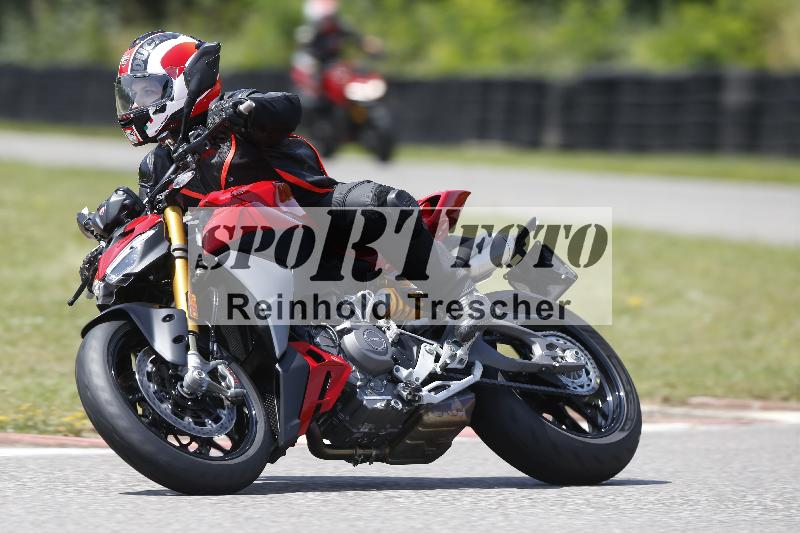 /27 12.06.2025 Ducati Schweiz Trackday Warmup  ADR/gruen-vert/ohne